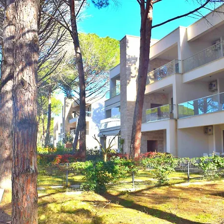 Sanpietro Homes 292 * Plazhi San Pietro