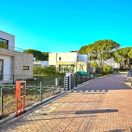 Sanpietro Homes 292 * Plazhi San Pietro