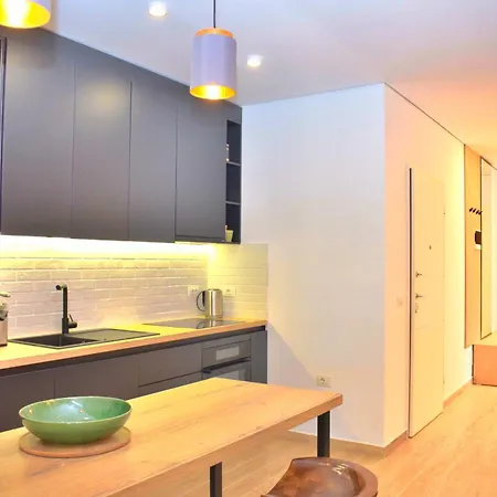 アパート Sanpietro Homes 292