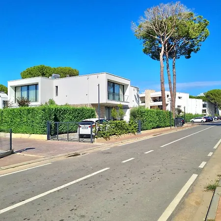 Sanpietro Homes 292 Plazhi San Pietro